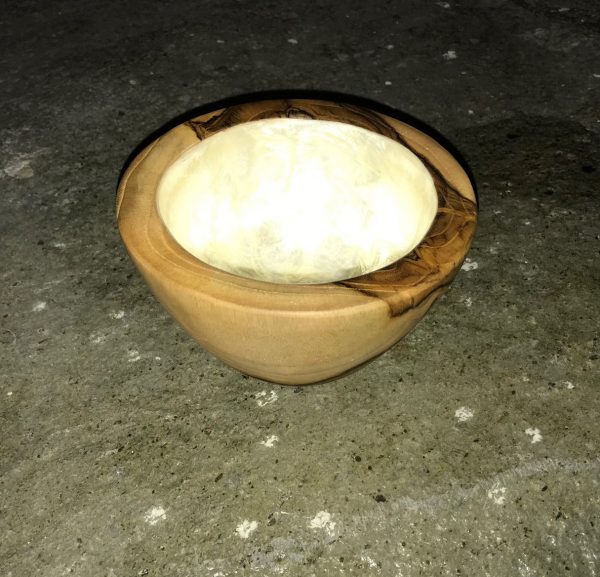 Bowl in Teak With Shell